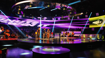 Minute to Win It studio set
